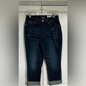Women’s cropped straight jeans high rise size 6 dark denim super cute fit